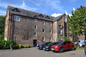 Main Photo- click for photo gallery